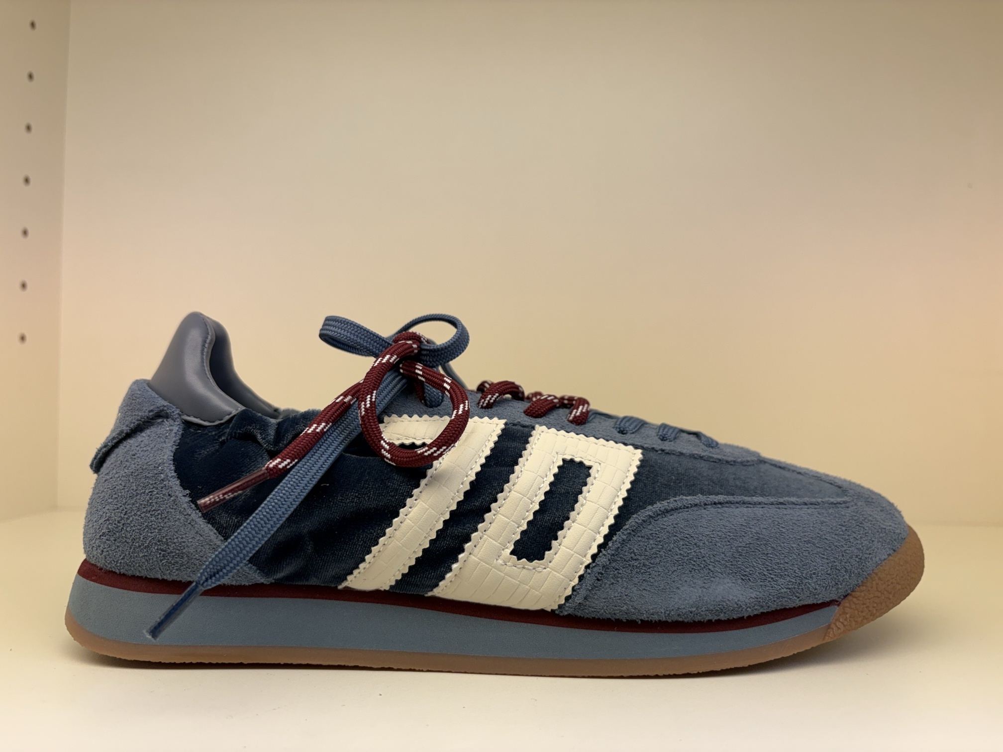 Sneaker