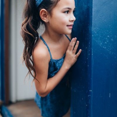 Quapi Girls Haarband Athilda Dark Blue Feather Quapi Girls Haarband Athilda Dark Blue Feather