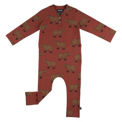 CarlijnQ baby Capibara - Jumpsuite Rood/All over print capibara CarlijnQ baby Capibara - Jumpsuite Rood/All over print capibara