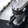 Afbeelding van Tweedekans - De'Longhi EC685.BK Dedica Style – Pompdruk Espressoapparaat - Black