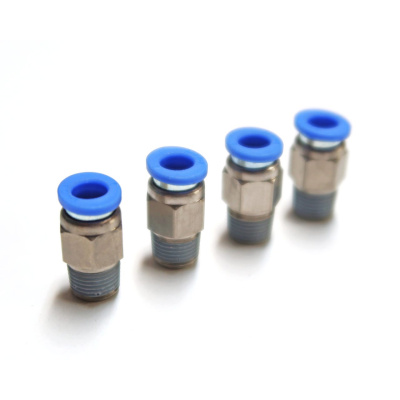 Foto van 4x 1/8NPT27 to 6mm FESTO fittings.