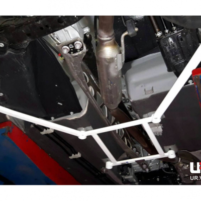 Mazda MX5 ND 15+ UltraRacing 6-Point Mid Lower H-Brace Foto van Mazda MX5 ND 15+ UltraRacing 6-Point Mid Lower H-Brace