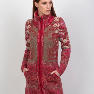 Foto van Kooi Knitwear rood beige vest wolmix Adina