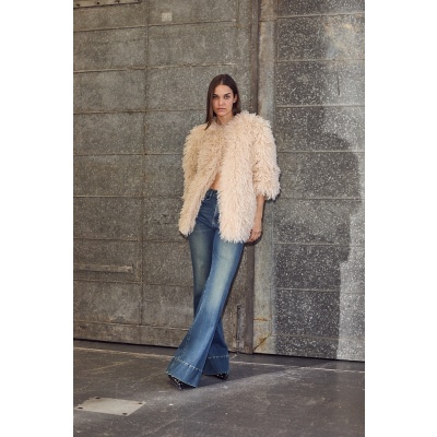 Foto van PRE-ORDER! HAUTE L'AMITIÉ DEMI FLARE TALL JEANS 