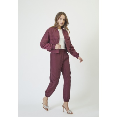 Foto van CO'COUTURE TRICE TECH PANT BURGUNDY / IN 2 LENGTES