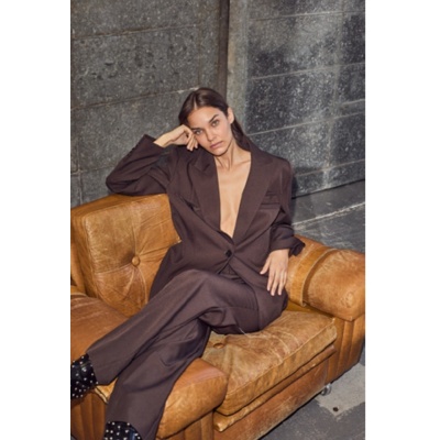 Foto van NEW DROP: HAUTE L’AMITIÉ PREMIERE SINGLE BLAZER 