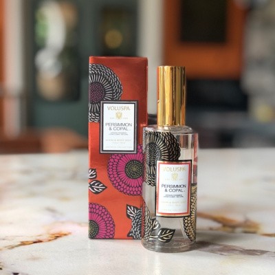 Foto van Voluspa Home and Body mist Persimmon & Copal