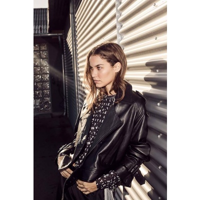 Foto van HAUTE L’AMITIÉ LEATHER TRENCH JACKET 