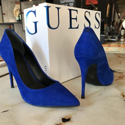 Foto van Guess blue pumps
