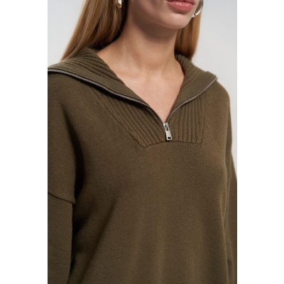 Foto van KHAKI ZIPPER KNIT SWEATER