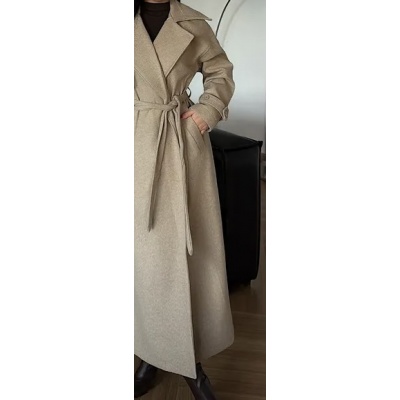 Foto van CLASSY TRENCHCOAT