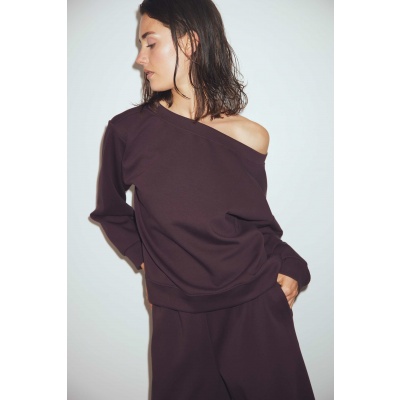 Foto van NOELLA FALL ‘25 BURGUNDY