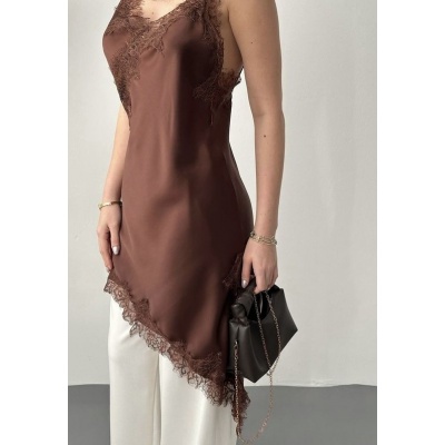Foto van BROWN FASHION LACE SLIPDRESS 