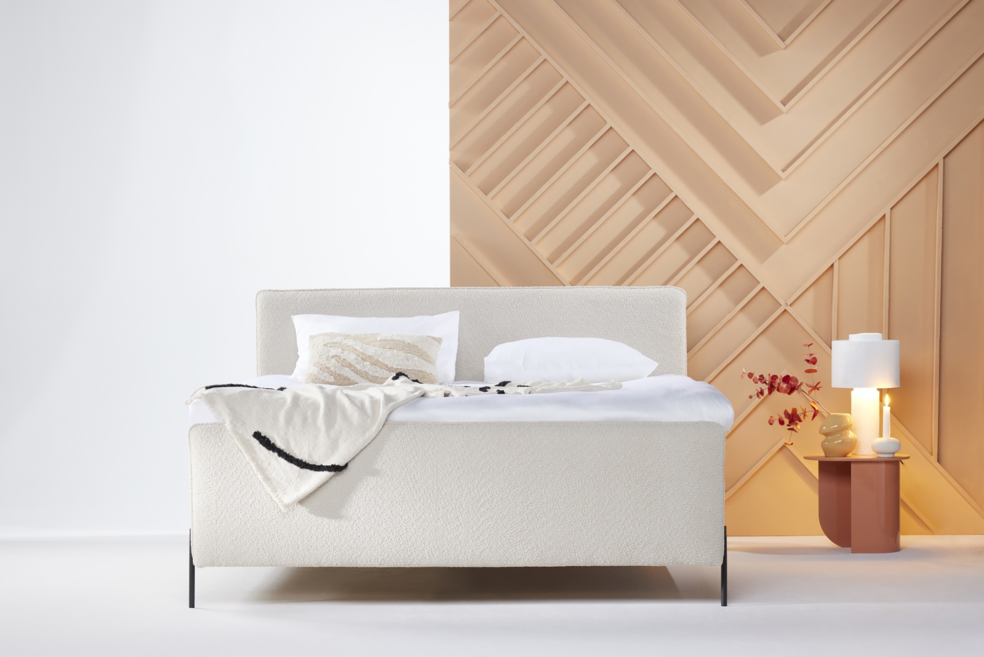 Eastborn boxspring Plum Eastborn boxspring Plum