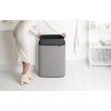 Afbeelding van Brabantia Bo Touch Bin Prullenbak - 60 liter - 1 vak - Mineraal Betongrijs