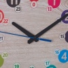 Afbeelding van Kinderklok - Ø 30 cm - Wandklok voor kinderkamer - Met cijfers en kleuren - Leerklok