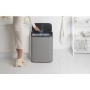 Afbeelding van Brabantia Bo Touch Bin Prullenbak - 60 liter - 1 vak - Mineraal Betongrijs