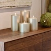 Afbeelding van Qult Farluce Trend Kaarsenhouder crèmegoud 8 cm diameter, 9 cm hoogte, kaarsvorm met theelicht.