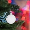 Afbeelding van Set van 30 onbreekbare kerstballen - plastic - Ø 6 cm - wit