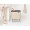 Afbeelding van Brabantia Bo Touch Bin Prullenbak - 11 + 23 liter - Afvalscheiding - Zacht Beige