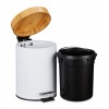 Afbeelding van Relaxdays 3L pedaalemmer voor badkamer met bamboe deksel en uitneembare binnenemmer, wit