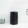 Afbeelding van Brabantia NewIcon Prullenbak - 20 liter - Mat Zwart