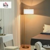 Afbeelding van HOMCOM vloerlamp E27 fitting voor woonkamer, slaapkamer of kantoor, metaal en linnen, goud/wit 153 c