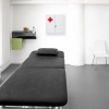 Afbeelding van Afsluitbare medicijnkast - 11 vakken - staal - 53,5 x 53 x 19 cm - 2 deuren - wit-rood