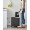 Afbeelding van SONGMICS Keukenafvalemmer 30L, metalen pedaalemmer met binnenbakken en softclose, zwart