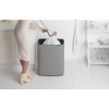 Afbeelding van Brabantia Bo Touch Bin Prullenbak - 60 liter - 1 vak - Mineraal Betongrijs