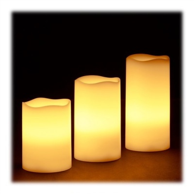 Foto van LED kaarsen - set van 3 - Ø 7 cm - echte was - flikkerend - op batterijen - 3 maten