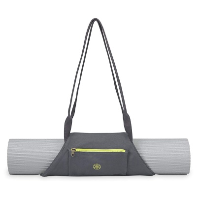 Foto van Gaiam On-The-Go Yoga Mat Carrier