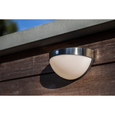 Foto van LUTEC Bubble - Solar wandlamp voor buiten met PIR bewegingssensor en roestvrij staal