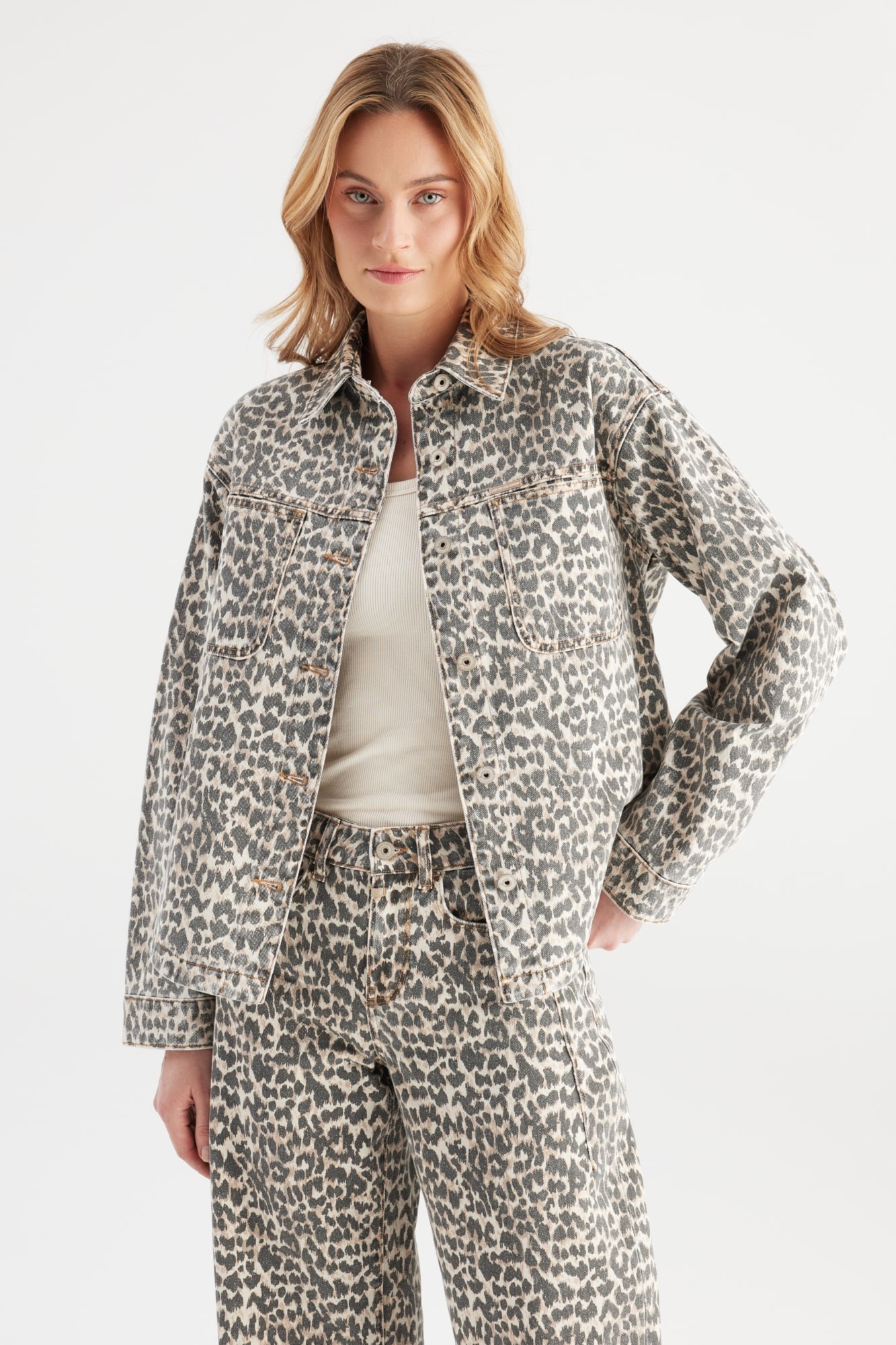 COJ Denim spijkerjasje Tamara - Leopard COJ Denim spijkerjasje Tamara - Leopard