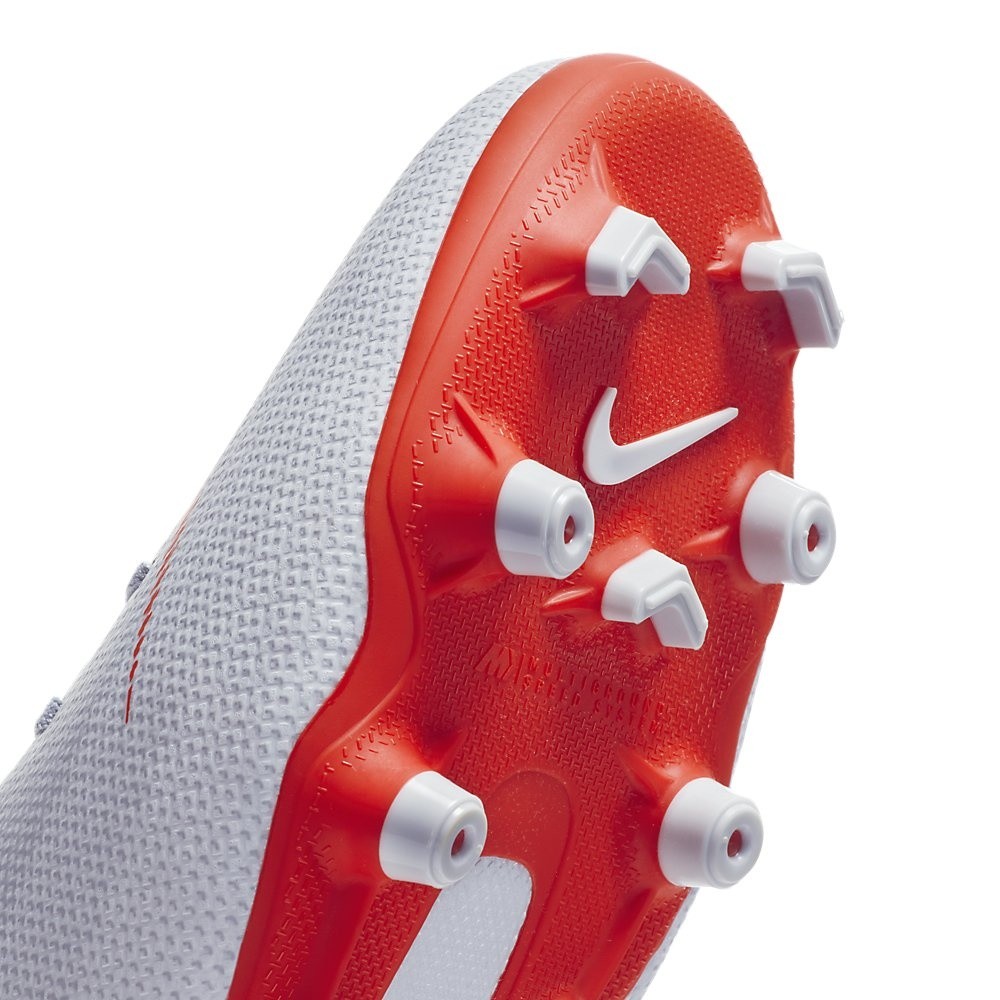 Afbeelding van Nike Vapor 12 Academy MG Grijs