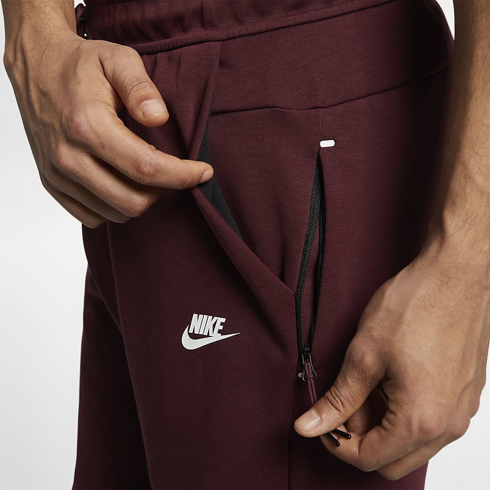 Afbeelding van Nike Sportswear Tech Fleece Short Maroon