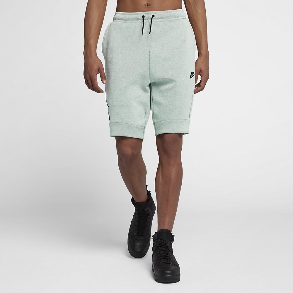Afbeelding van Nike Tech Fleece Short Barely Grey