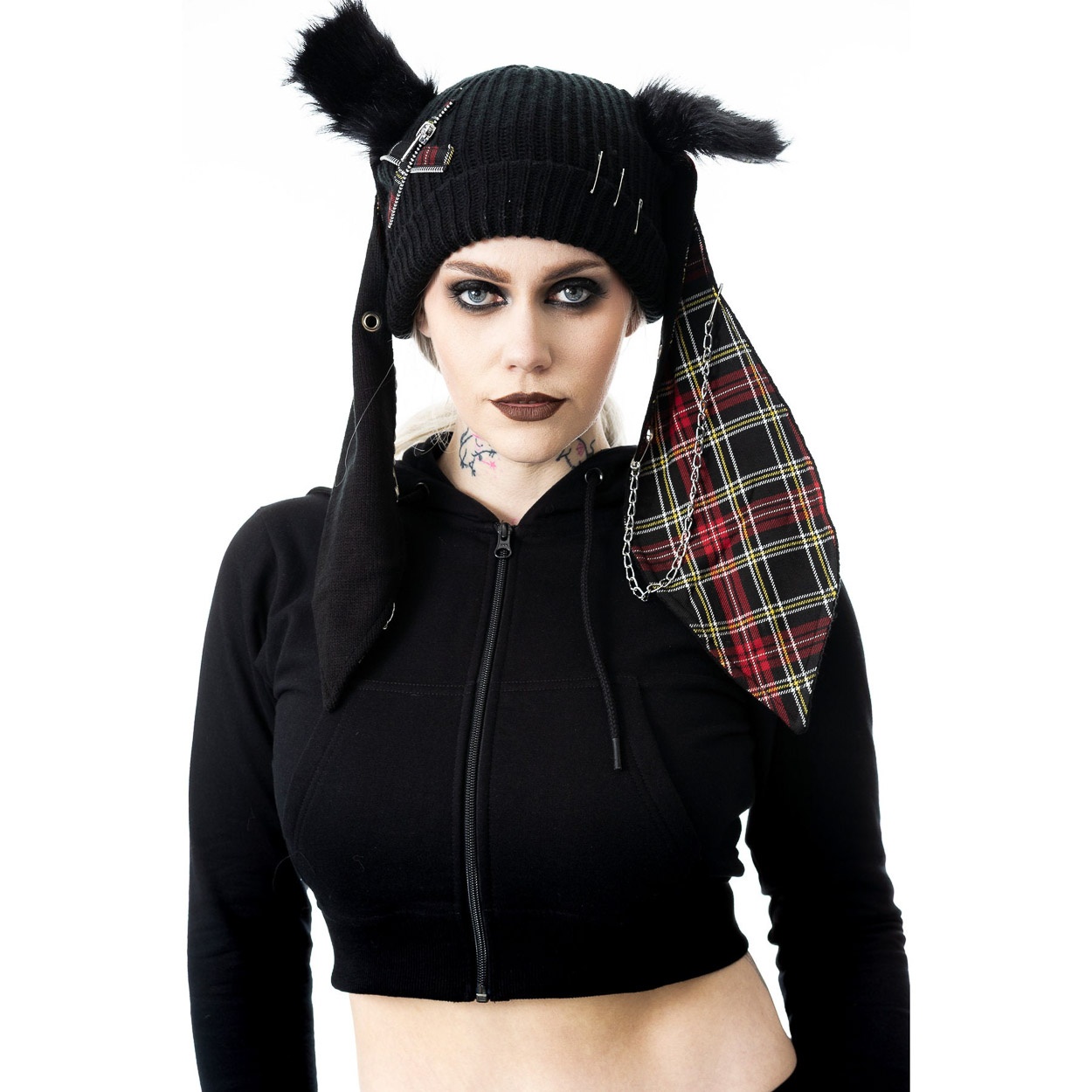 Cup Cake Cult | Punk muts Rini met rode tartan konijnen oren en ketting Cup Cake Cult | Punk muts Rini met rode tartan konijnen oren en ketting