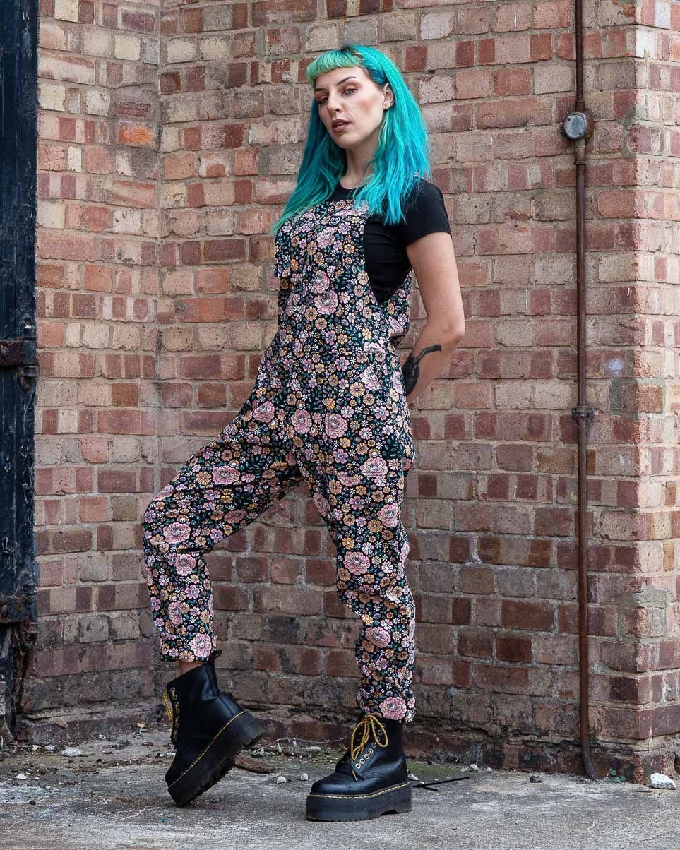 Rebel Romance Tuinbroek Eye Spy Floral met roze bloemen en oogbollen