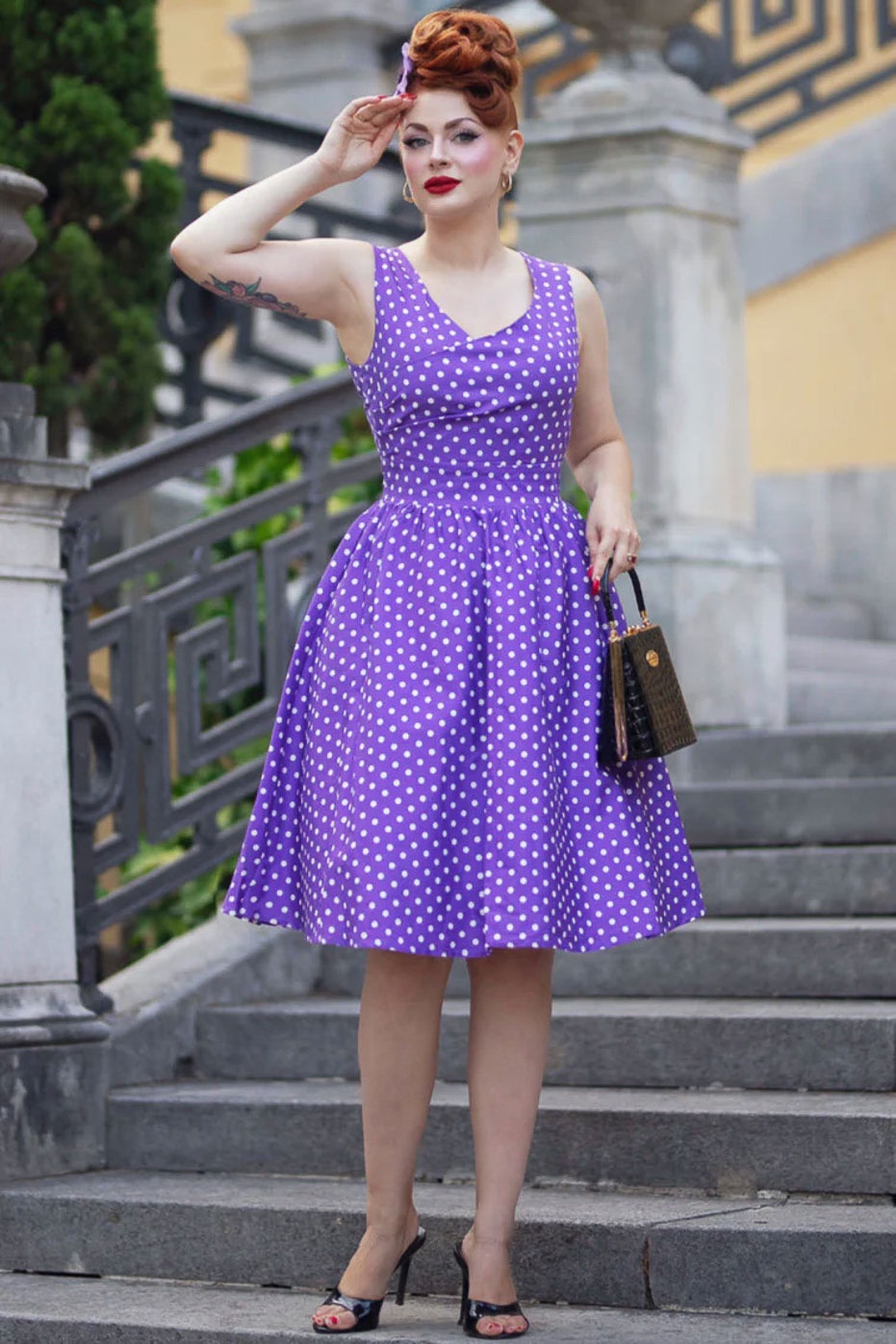 Dolly and Dotty | Vintage stijl jurk May, paars met kleine witte polkadots print Dolly and Dotty | Vintage stijl jurk May, paars met kleine witte polkadots print