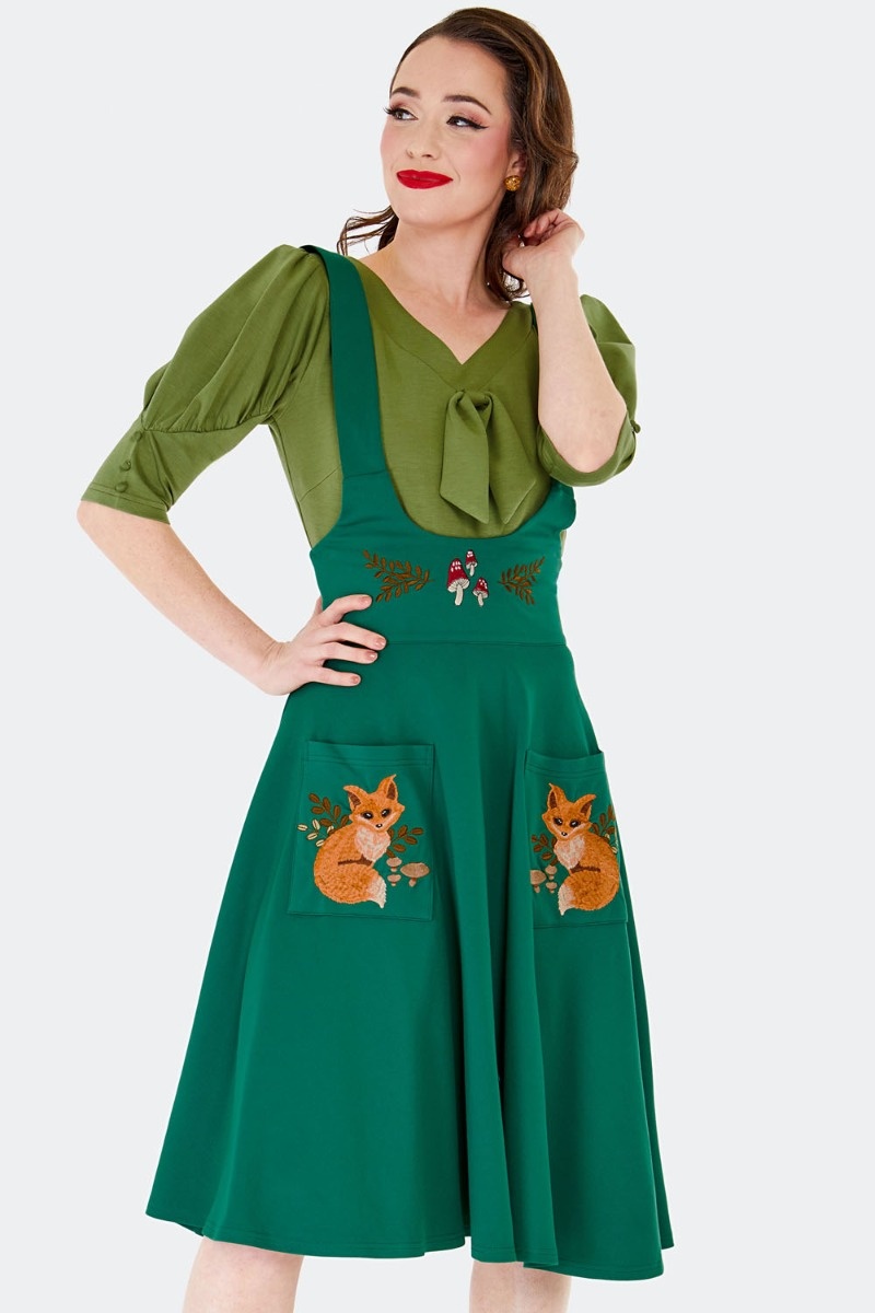 Voodoo Vixen | Groene jaren '70 rok met hoge taille en schouderbanden en herfstvosjes borduursel