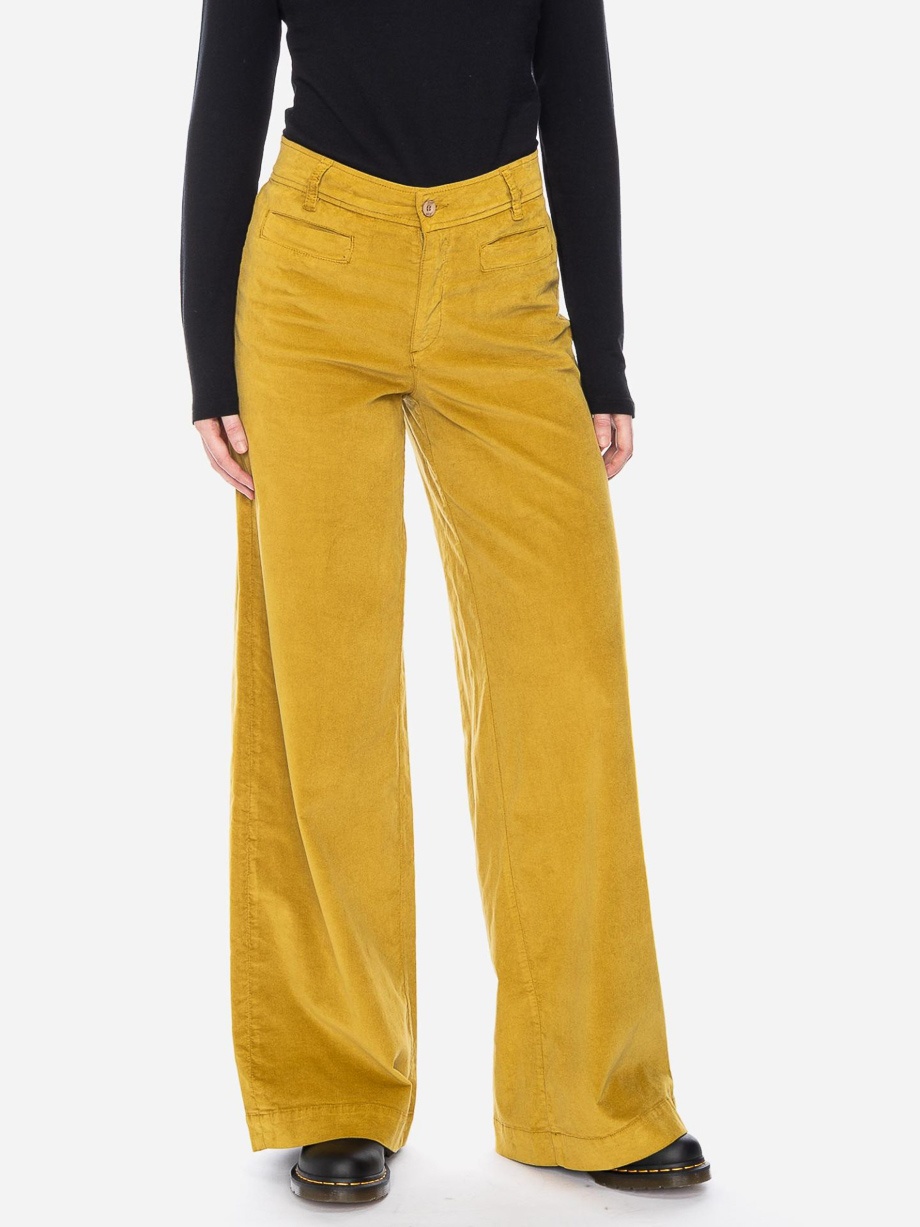 ATO Berlin | Hoge taille broek Lacy, warm geel fluweel met wijde pijpen