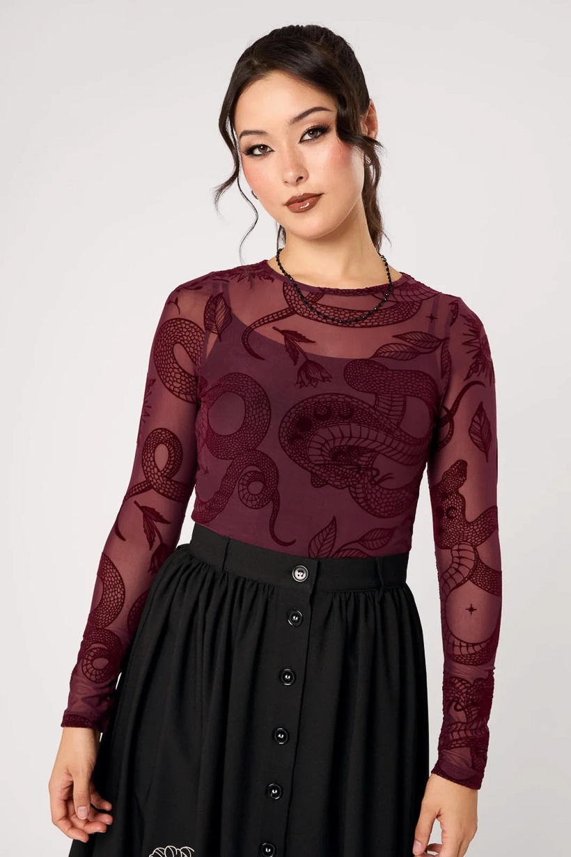 Hell Bunny | Gothic top Cobra Charmer van burgundy mesh met slangen flockprint
