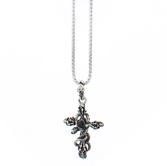 Zacharia | Halsketting kruis met schedel en slang op een kruis met een diamant