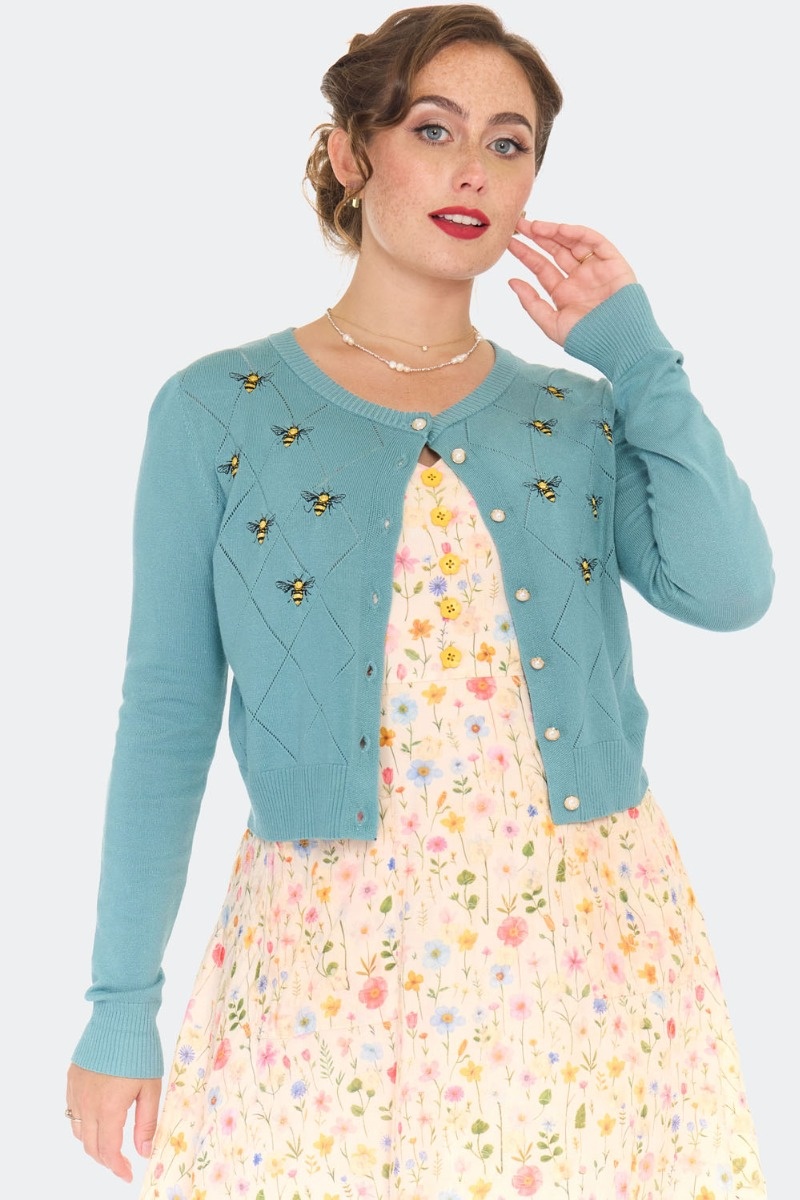 Voodoo Vixen | Blauwe vintage inspired cardigan met ruitpatroon en geborduurde bijen