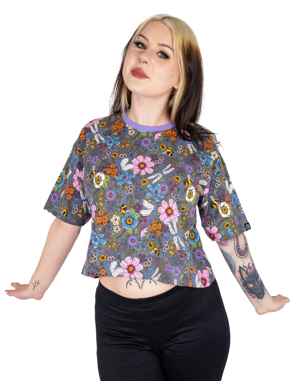 Rebel Romance | Ruim vallend kort T-shirt met Cottagecore print