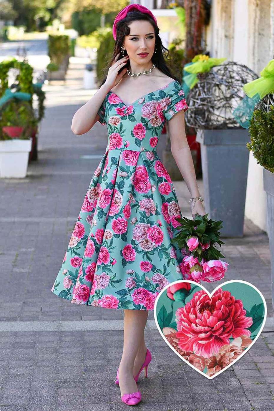 Dolly and Dotty | Jurk Lily off shoulder vintage swing jurk, mint met roze pioenrozen Dolly and Dotty | Jurk Lily off shoulder vintage swing jurk, mint met roze pioenrozen
