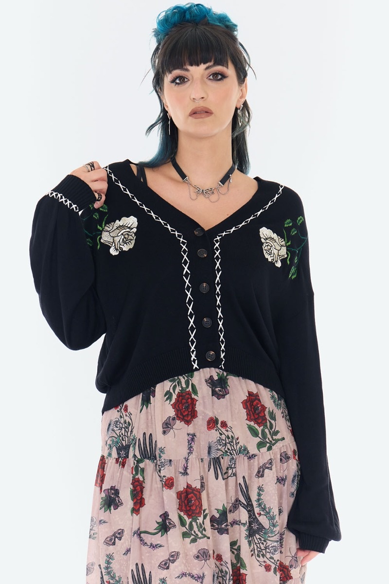 Voodoo Vixen | Oversized cardigan, met geborduurde witte rozen