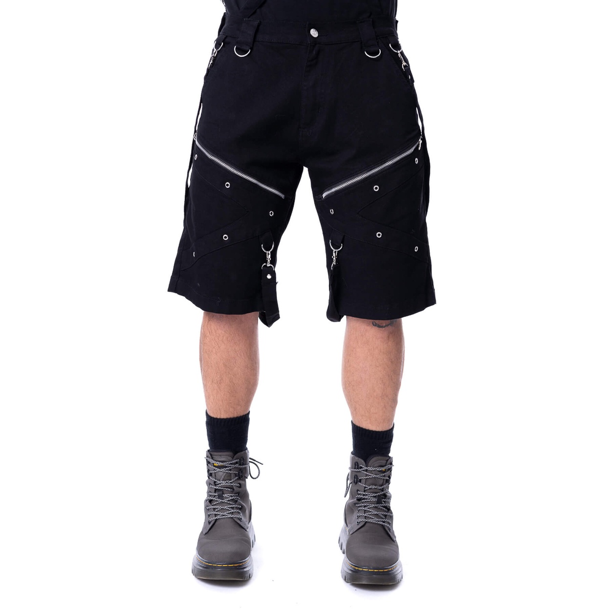 Heartless | Punk korte broek Vladis zwart met ritsen, straps en studs