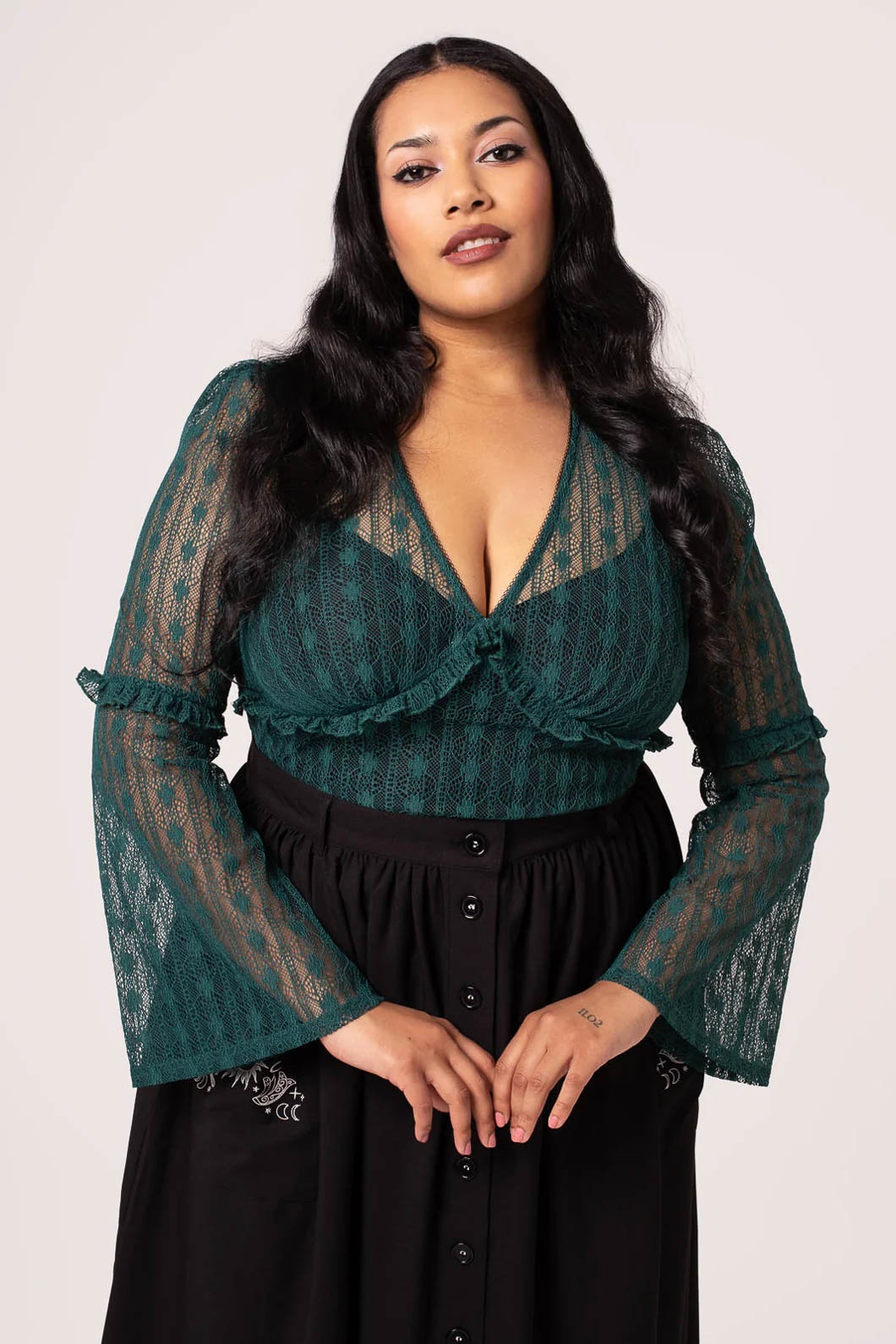 Hell Bunny | Vintage Gothic top Rhianne van groen kant met uitlopende mouw